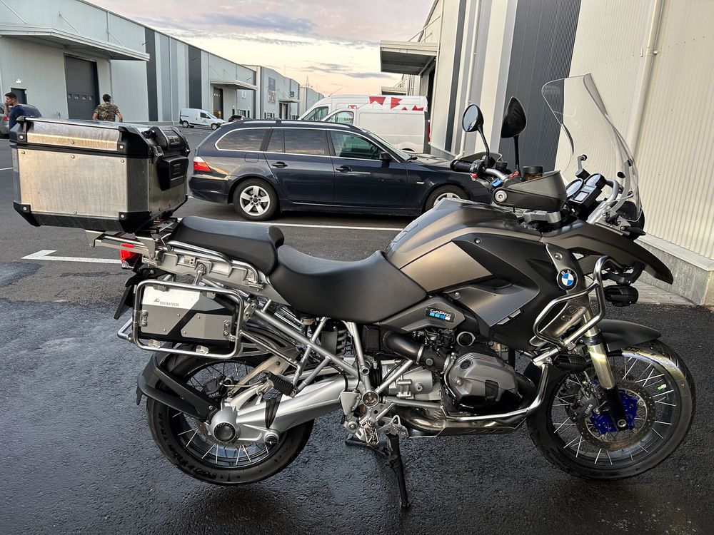 Vând motocicleta Bmw R1200GS