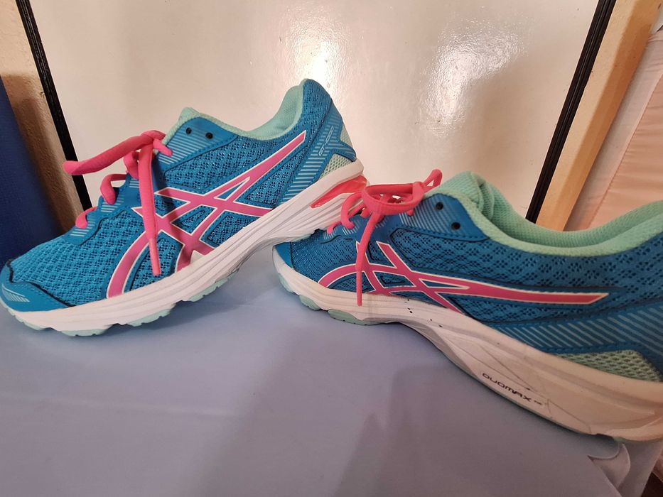 Маратонки Asics, 39 номер, чисто нови