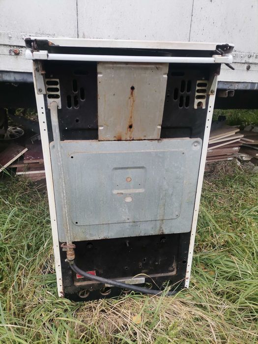 Aragaz ZANUSSI cu cuptor 4 arzătoare perfect funcțional