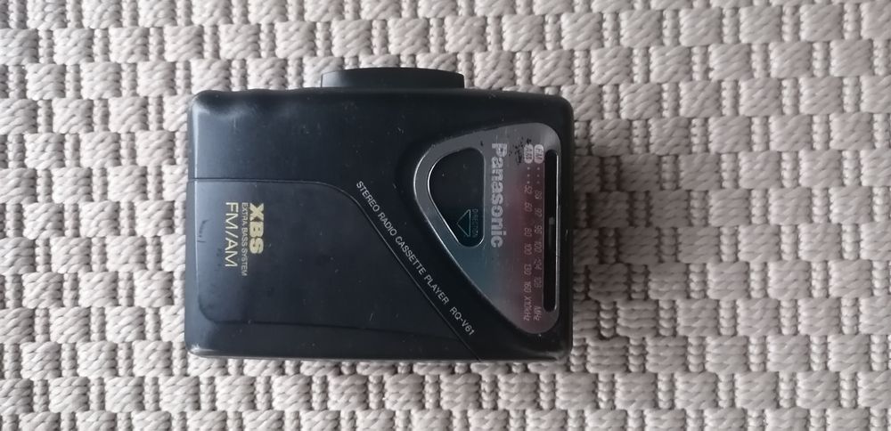 Vând walkman Panasonic