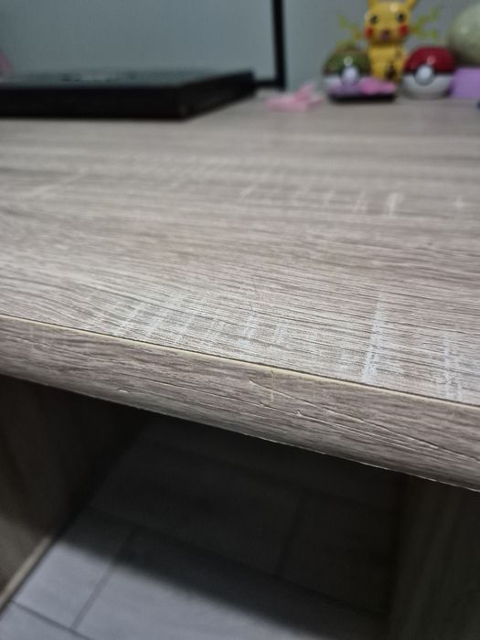 Голямо бюро с чекмеджета