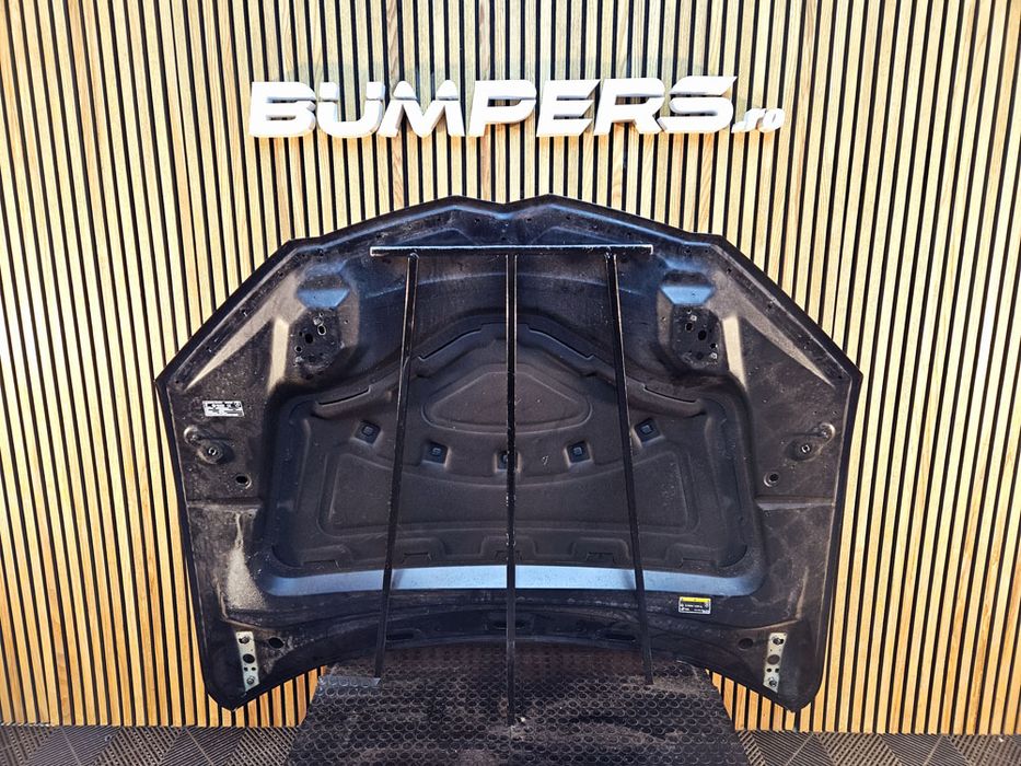 Lamborghini URUS 2018/2025 4ML capotă perfectă neagră pelicula C484