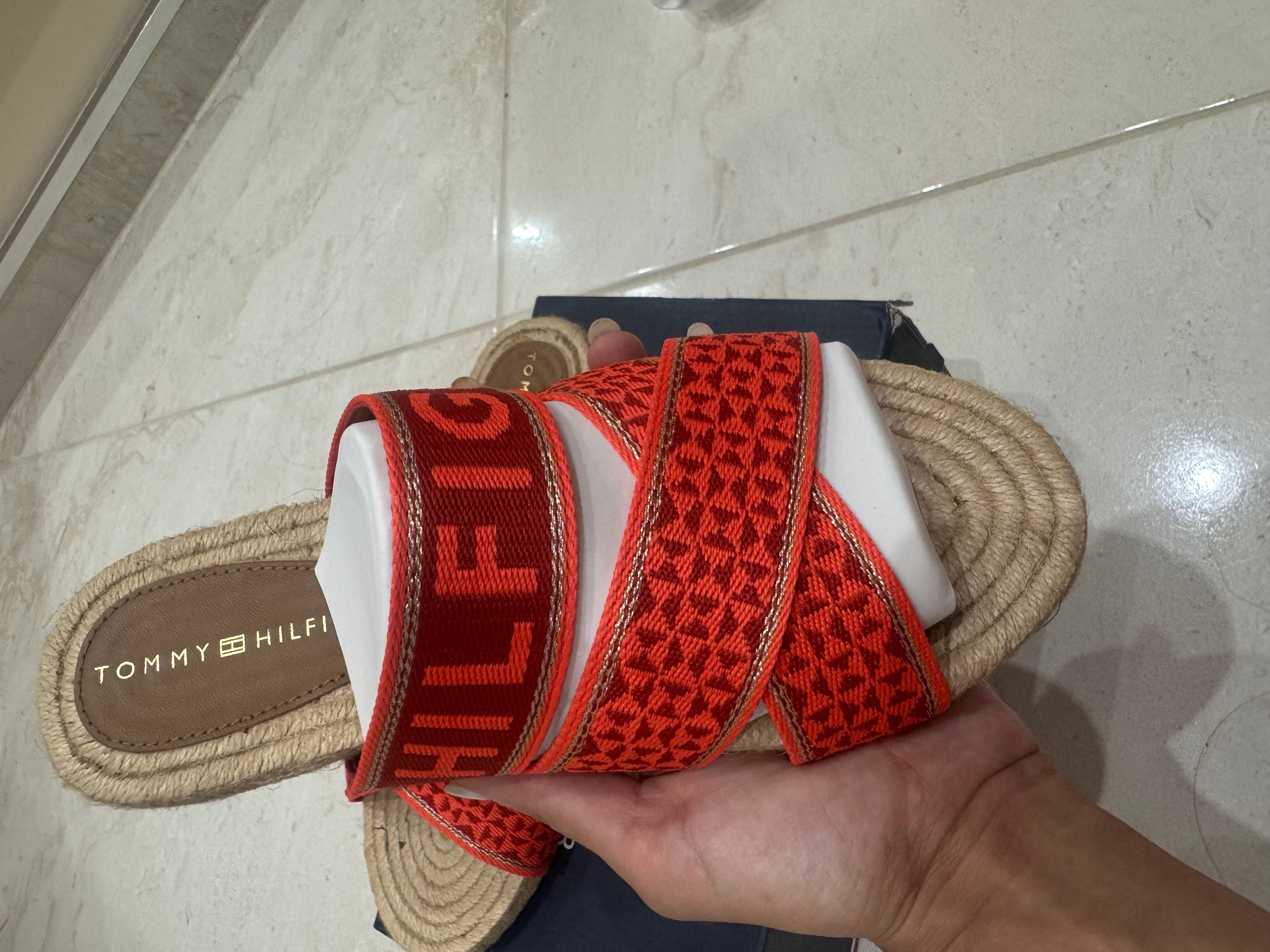 Нови чехли Tommy Hilfiger