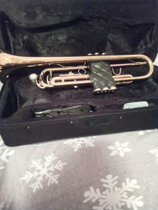Висококачествен Тромпет  с куфар