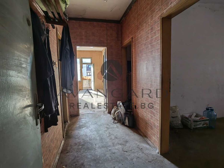 Продава се Тристаен апартамент в Пловдив, Кючук Париж - 70 кв.м за 1530 €/кв.м - Снимка #5