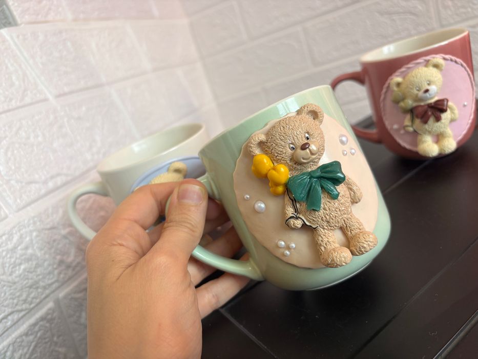 Керамична чаша декорирана с полимерна глина