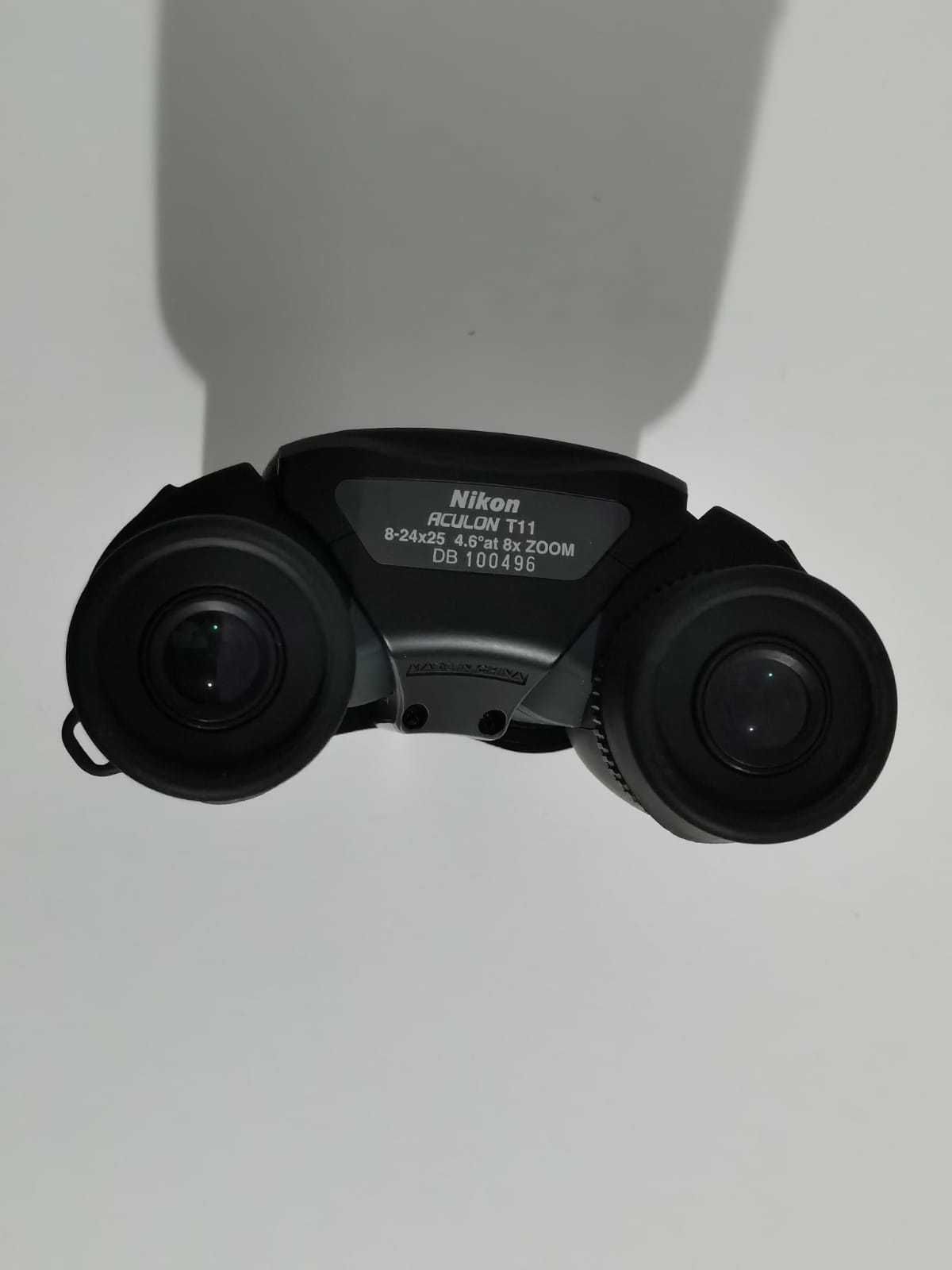 Binoclu professional Nikon aculon 8x-24x