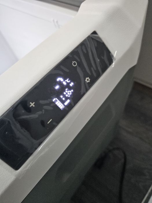 Vand lada frigorifica ( este frigider cu compresor) auto