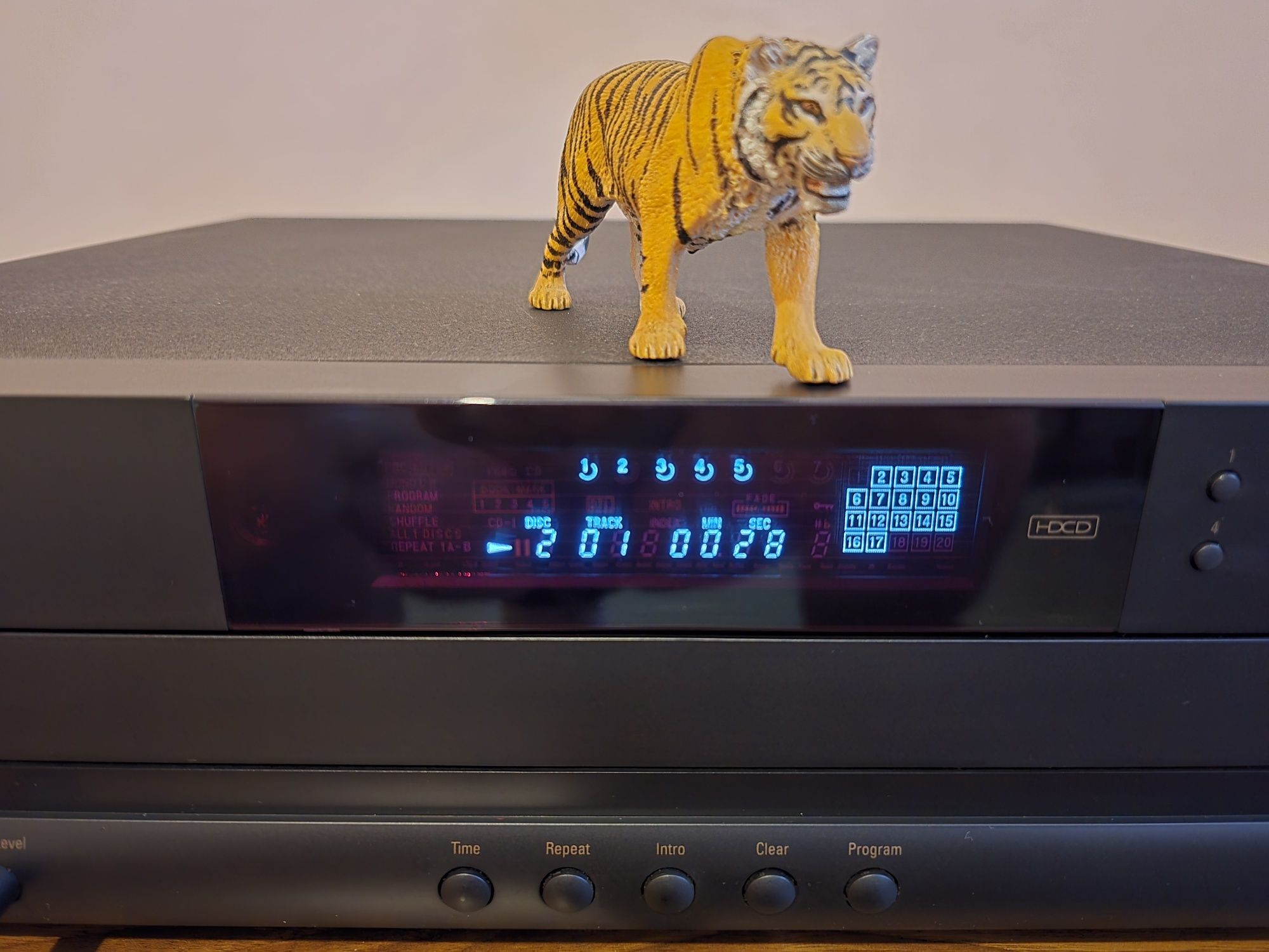 Harman/Kardon FL-8550. Cd player changer 5 disc. Preț fix !