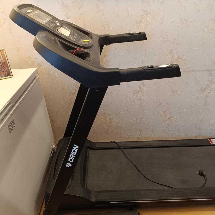 vand banda de alergat electrica orion pista a 200 noua .