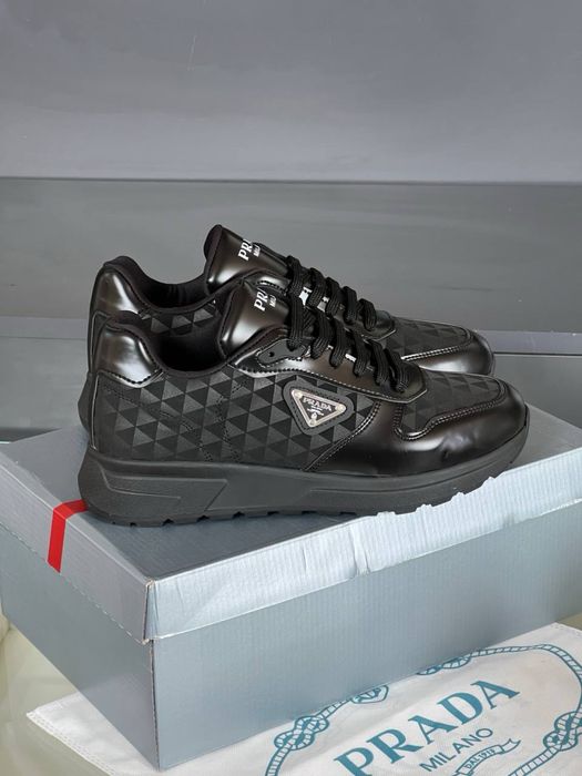 Adidasi Prada noi !!! Marimi 40/44 !!!