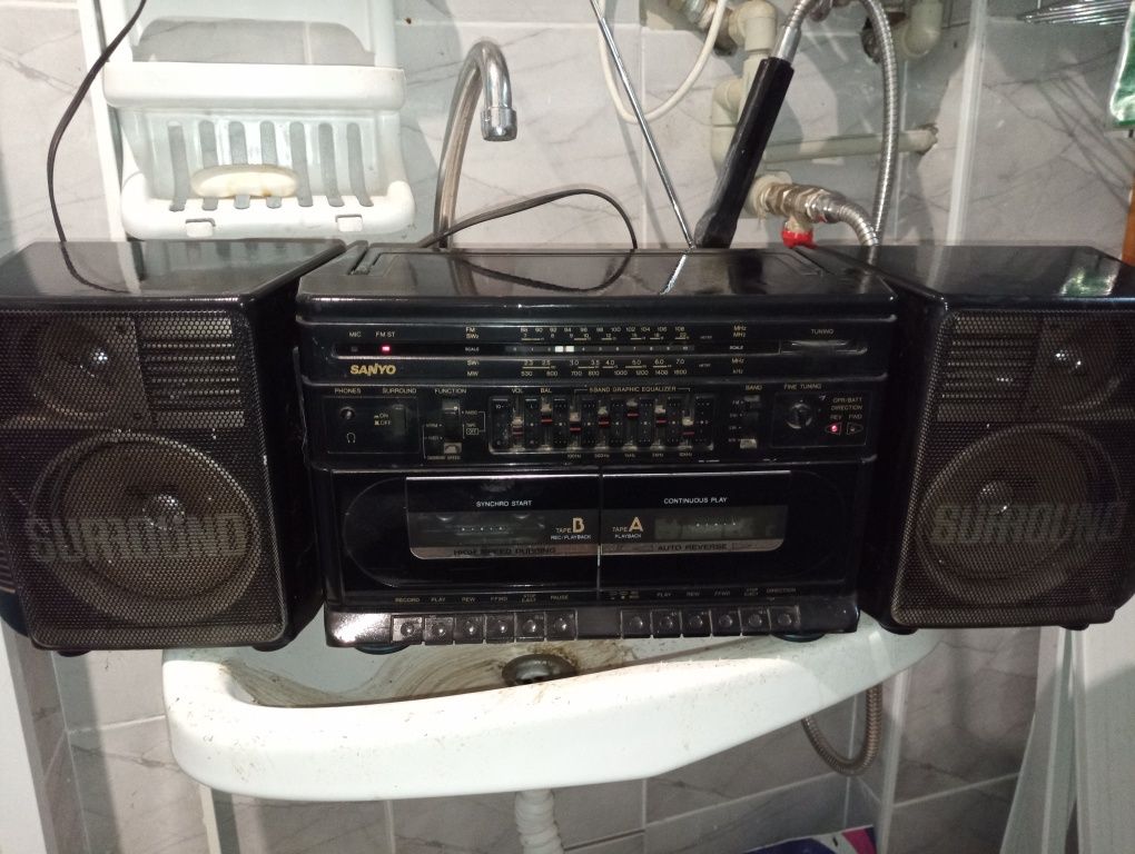 Дву-касетъчен Радиокасетофон SANYO M W242K-3