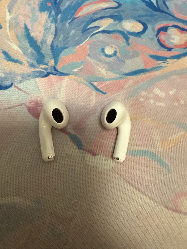 airpods 3, без кейса, потерялся. работают. оригинал.