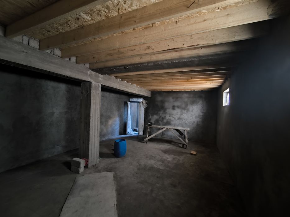 Янги Ховли Уй сотилади