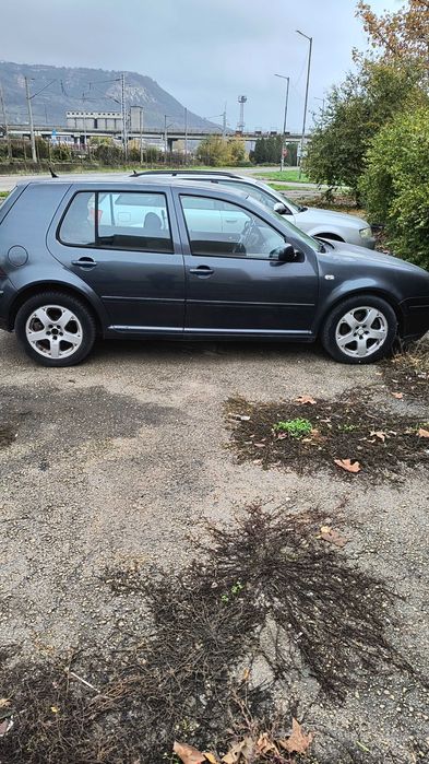 Продавам голф 4 1'9 131pc