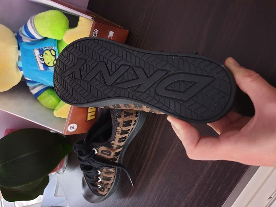 Dkny-нови кецове