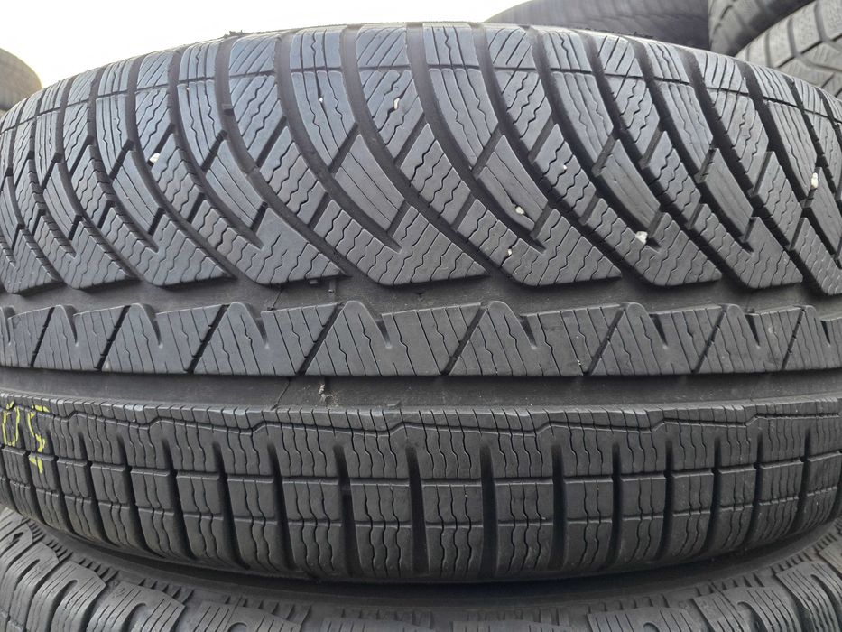4бр Зимни гуми 235 55 17 - Michelin