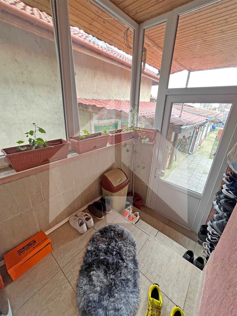 Продава се Етаж от къща в Нови пазар - 72 кв.м за 1013 €/кв.м - Снимка #15