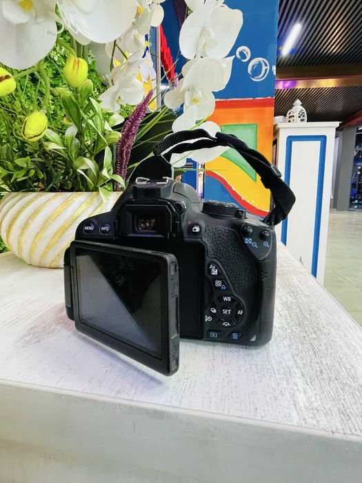 Canon 700d canon 550d xolati yaxshi