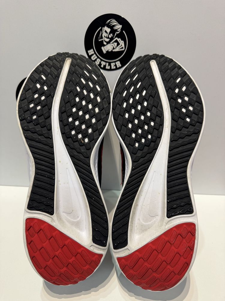 Маратонки NIKE QUEST 5 .Номер 45