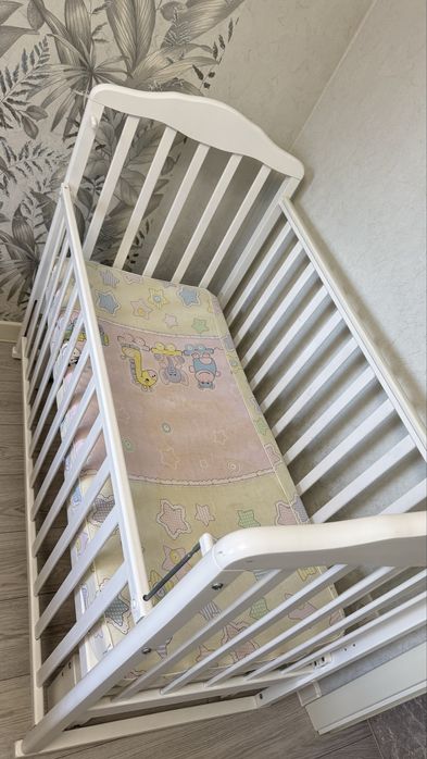 Детская кроватка