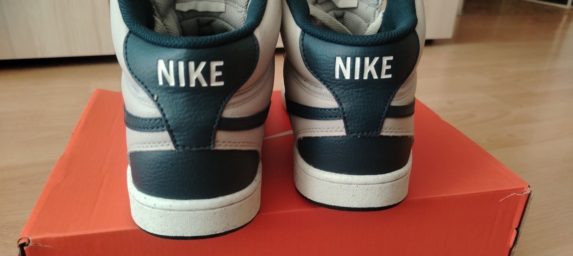 Маратонки Nike 43 номер