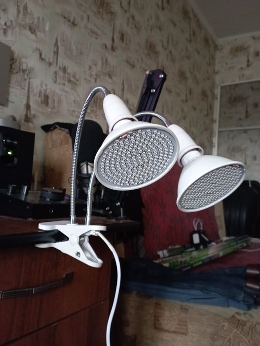 Фитолампа светодиодная полного спектра, 20 Вт, Е27.
Звонить в будни с