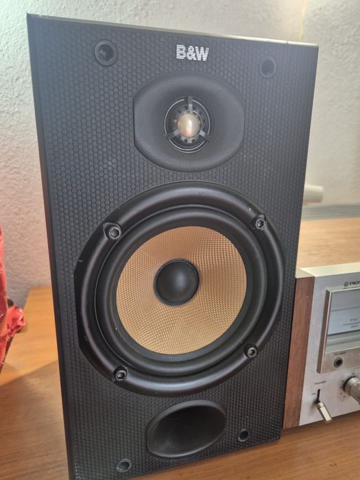 Boxe stereo Bowers & Wilkins dm601