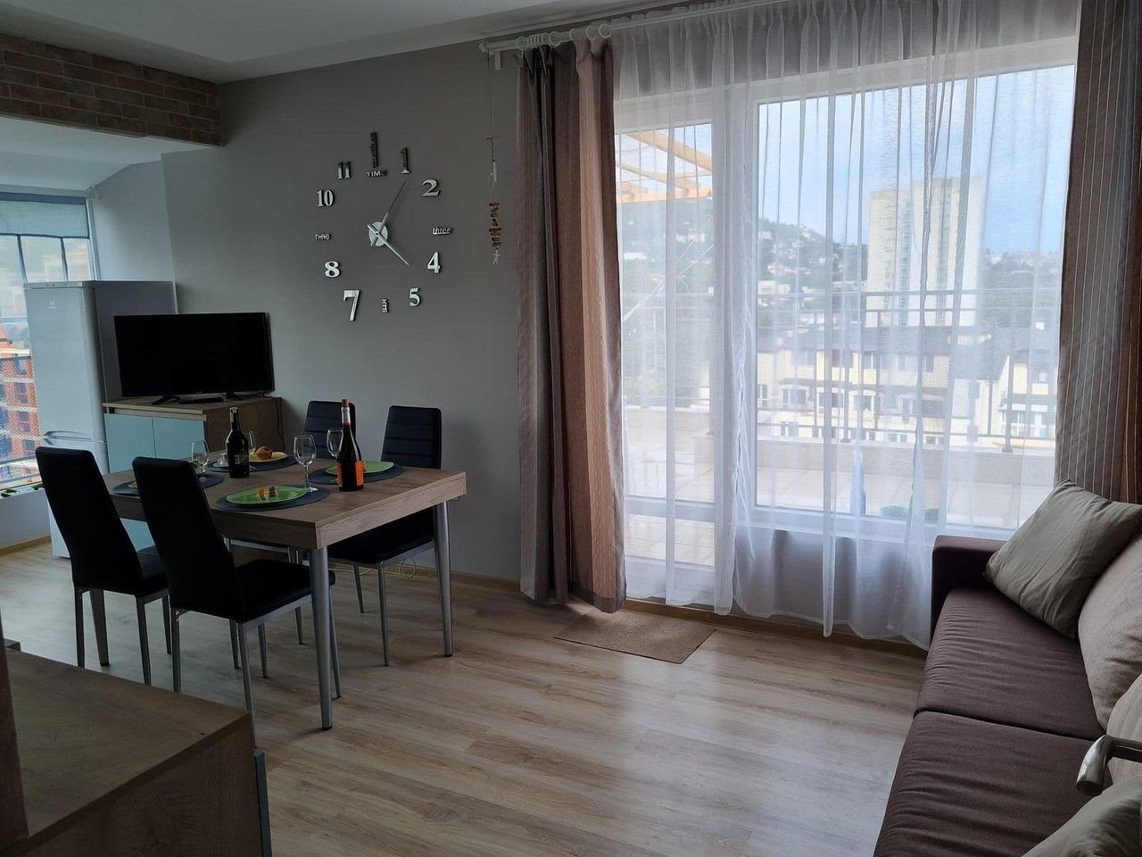 Дава се под наем Двустаен апартамент в Варна, Левски - 72 кв.м за 600 € - Снимка #1