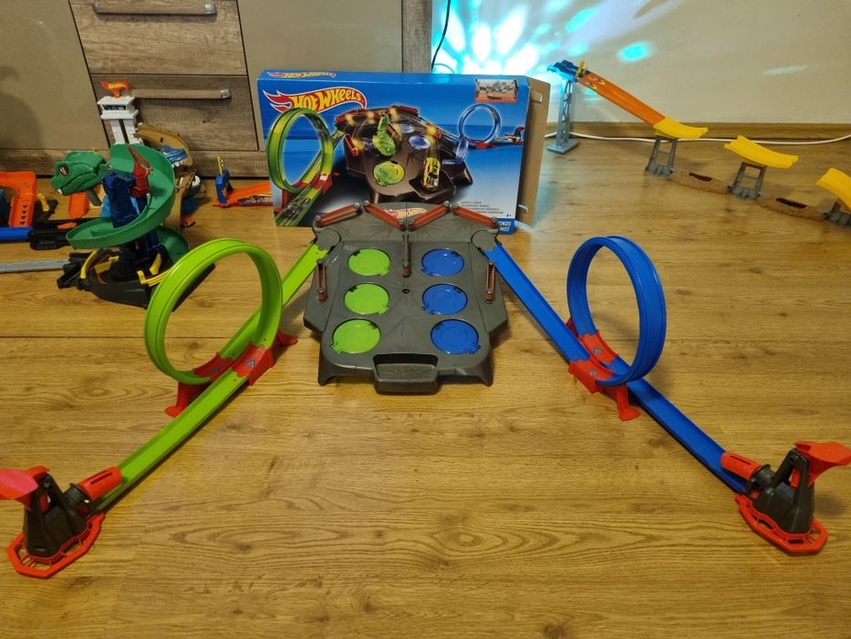 Hot Wheels rebound raceway set