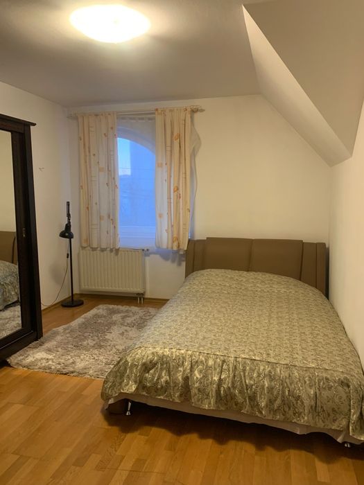 Se inchiriaza casa 3 dormitoare, living, dining, garaj Str Muntenia