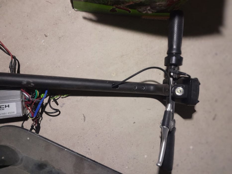 Vând piese trotineta electrică