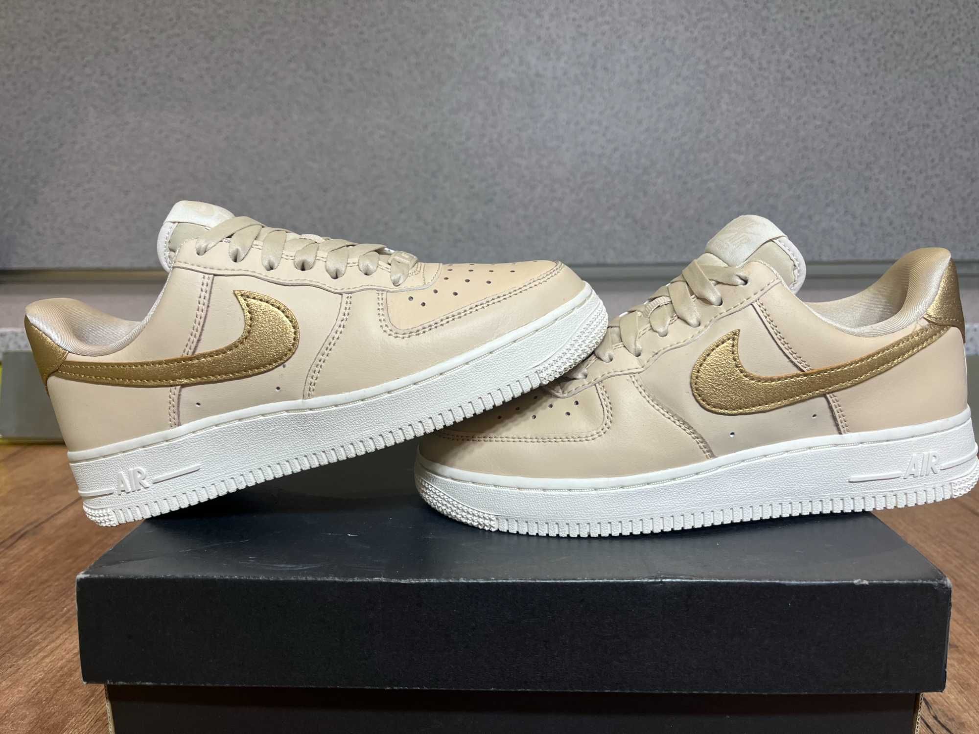 ОРИГИНАЛНИ *** Nike Air Force 1 Low '07 Sanddrift Metallic Gold