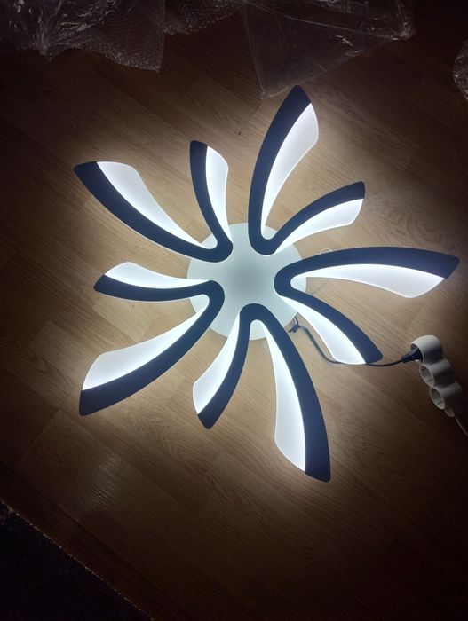 Lustra moderna led