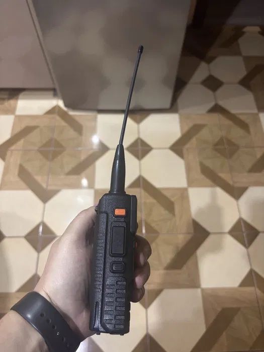 Baofeng UV-5RM 10W 2500mAh VHF si UHF