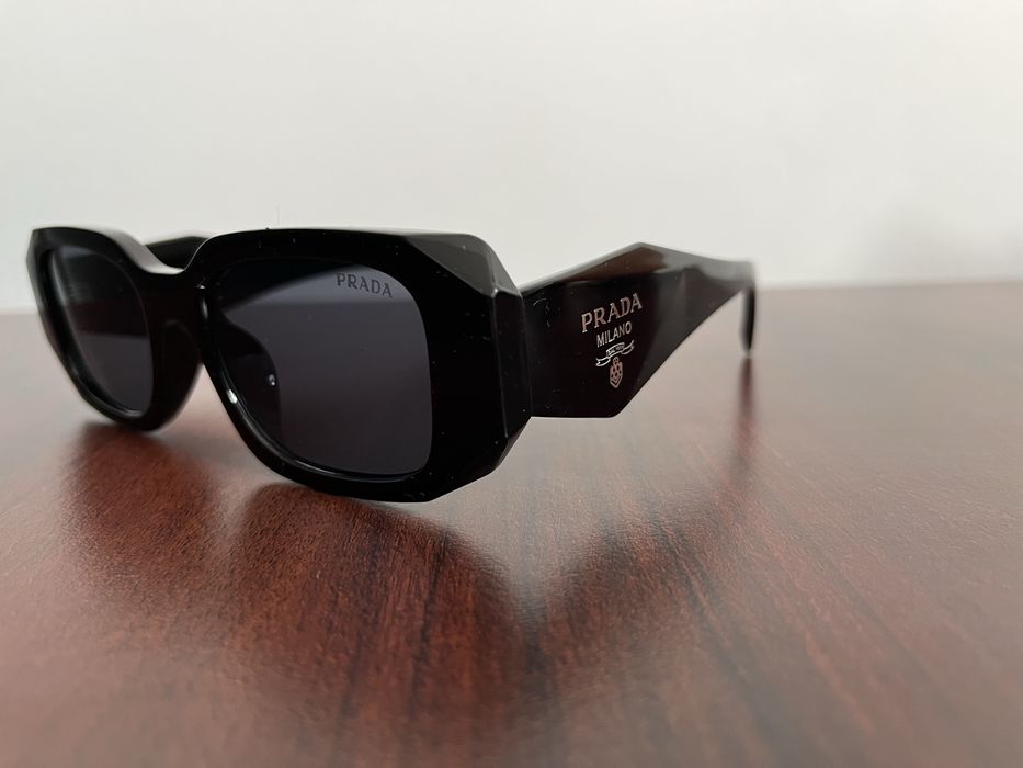 Ochelari de soare Prada