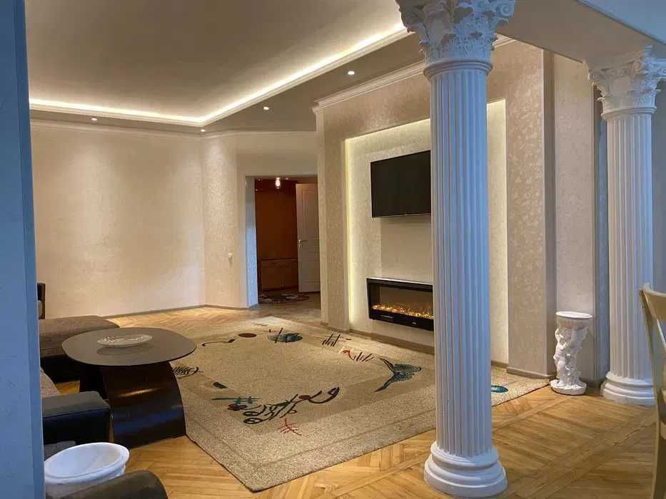 R11 Сдается Классная Квартира 2/2/5 на Ойбек Метро ор-р Гранд-Мир!!!