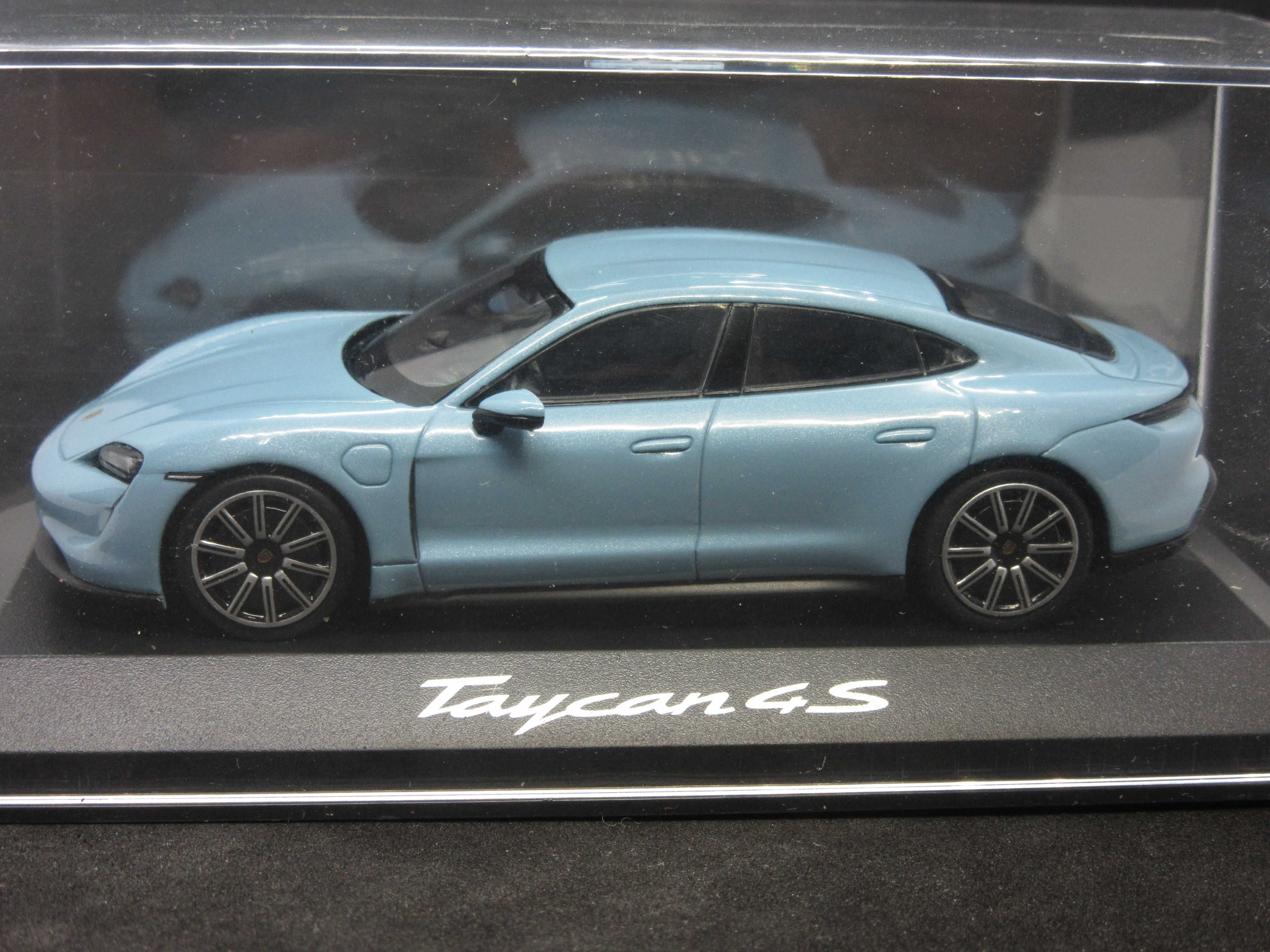 Macheta Porsche Taycan 4S Minichamps 1:43