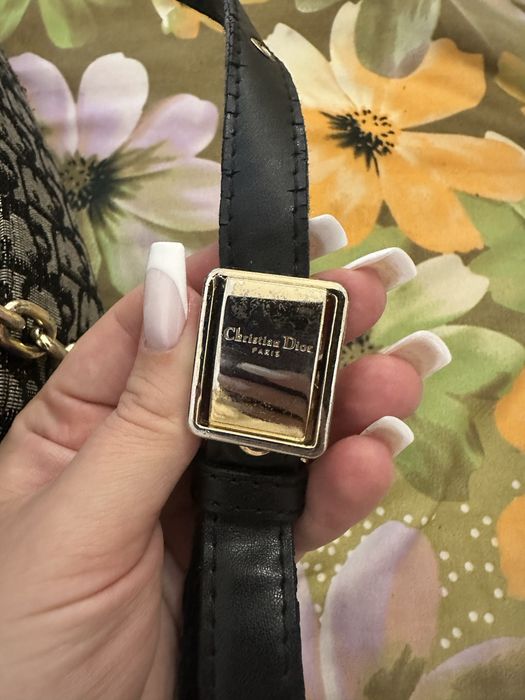 Vand geanta pentru detalii scrie-mi in privat