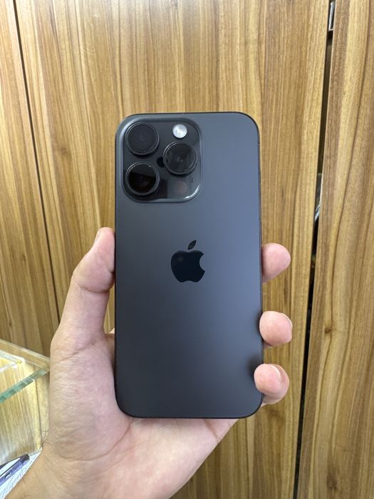 iphone 15pro black 128gb 90%