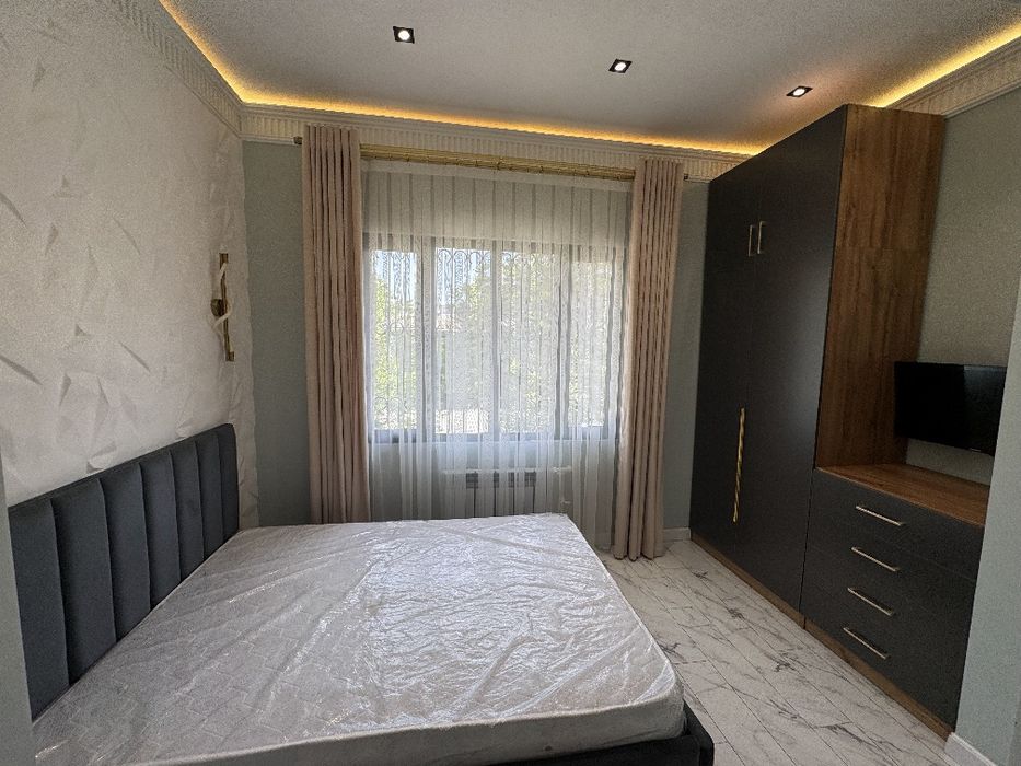 Своя 2в4/3/3 Ойбек метро с арендатором Срочно