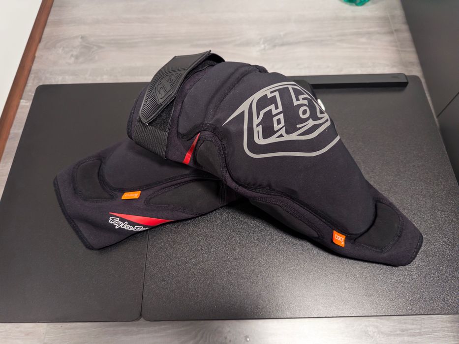 Genunchiere downhill/enduro Troy Lee Designs Raid, marime M