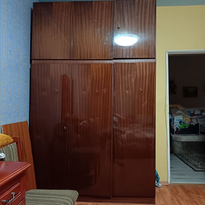 Гардероб с надстройка