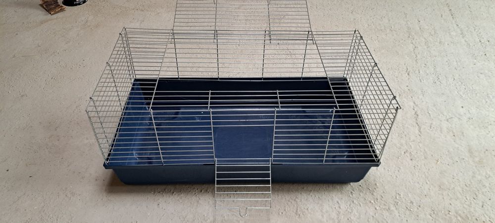 Vând cusca animale conpanie