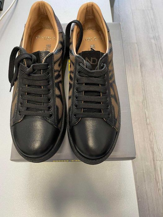 Продавам чисто нови обувки