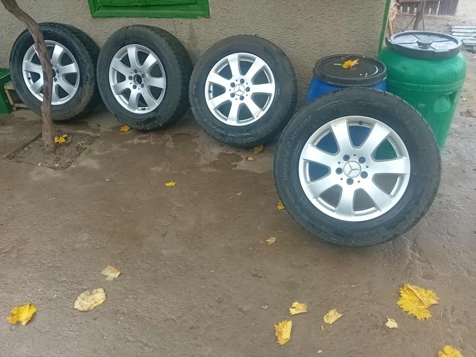 Vând jante Mercedes