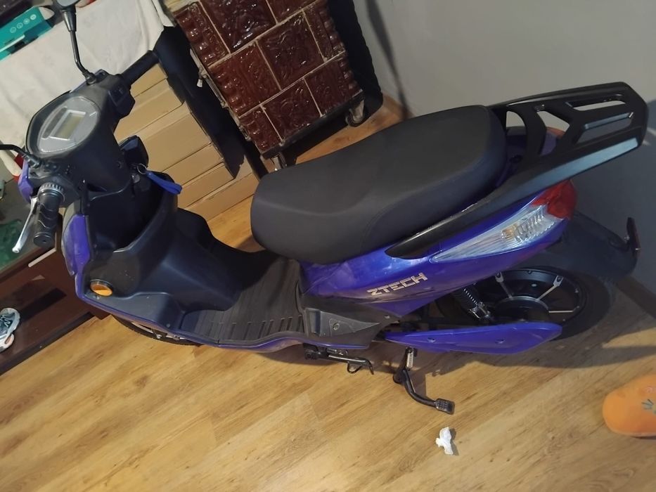 Vand scuter urgent mai.multe detali in privat