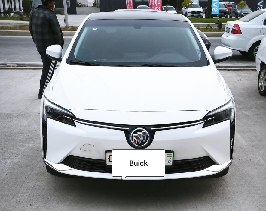 Продам свой автомобиль Buick Velite 6