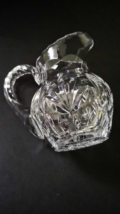 Масивна кристална каничка за мляко