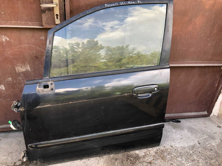 Предна лява врата Mazda Premacy 2002г